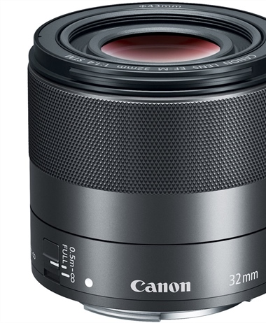 PhotographyBlog reviews the Canon EF-M 32mm 1.4