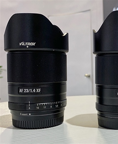 EOS-M gets another set of autofocus primes