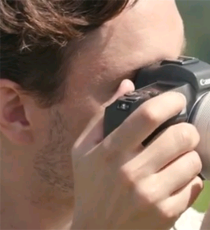 First video showing the Canon RF 70-200 Zooming