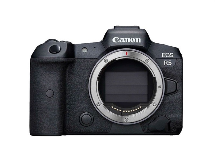 Retailers are showing stock on the EOS R5