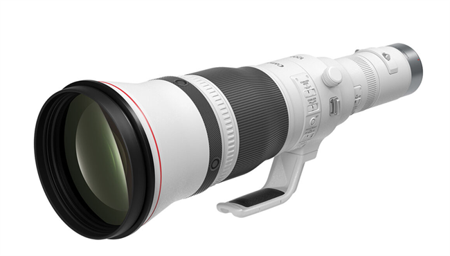 Looking closely at the RF 800 and the RF 1200 lenses