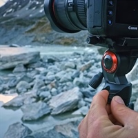 Manfrotto Befree Live Aluminum Video Tripod Kit with Wavo PLUS Microphone